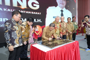 operasional Sekolah Harapan Bangsa (SHB) oleh Gubernur Kalimantan Barat (Kalbar), Ria Norsan