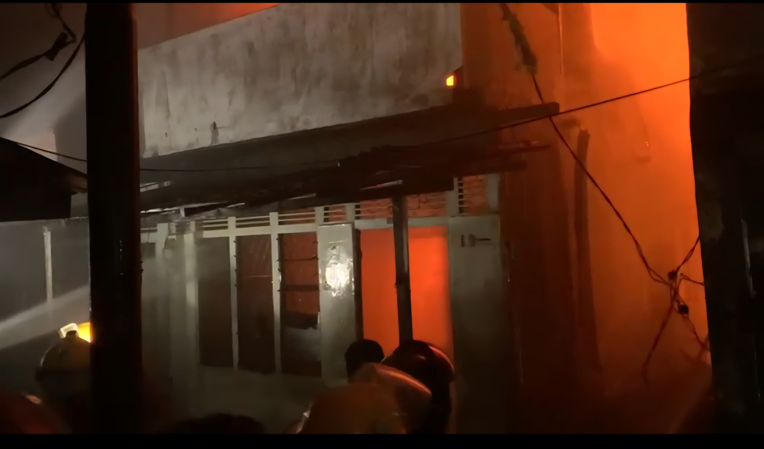 Api Mengamuk di Pontianak Barat, Dua Rumah Warga Gang Bunut Ludes Terbakar