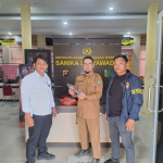 Temukan Darah dalam Botol, UPT Sampah Singkawang Lapor Polisi