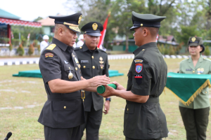 Upacara Penutupan Dikmata Infanteri TNI AD Gelombang III TA 2025 Digelar di Rindam Singkawang