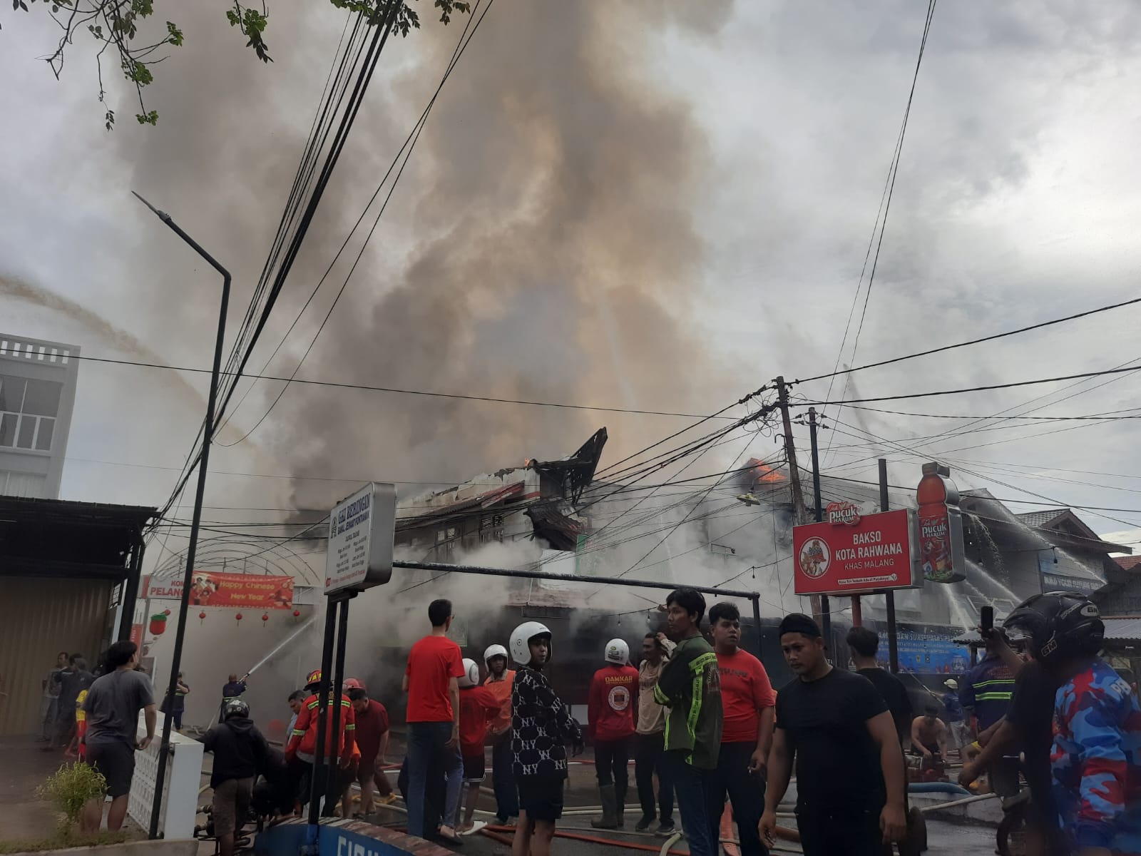 Dua Ruko di Jalan Purnama 1 Pontianak Terbakar