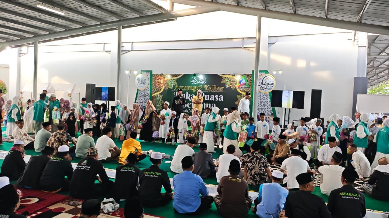 Ramadan Penuh Makna, ASPARAGUS dan Lintas Komunitas Bersatu Santuni Ratusan Anak Yatim dan Dhuafa