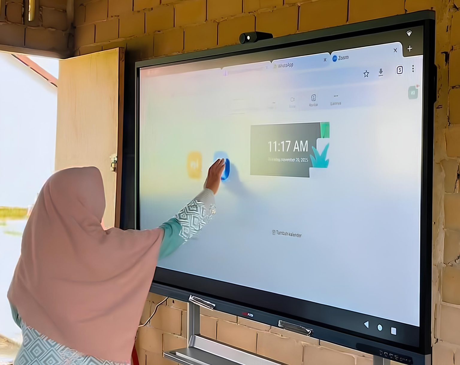 Ruang Digital SMP 5 Dilengkapi 25 laptop, perangkat Interactive Flat Panel (IFP), serta jaringan internet stabil