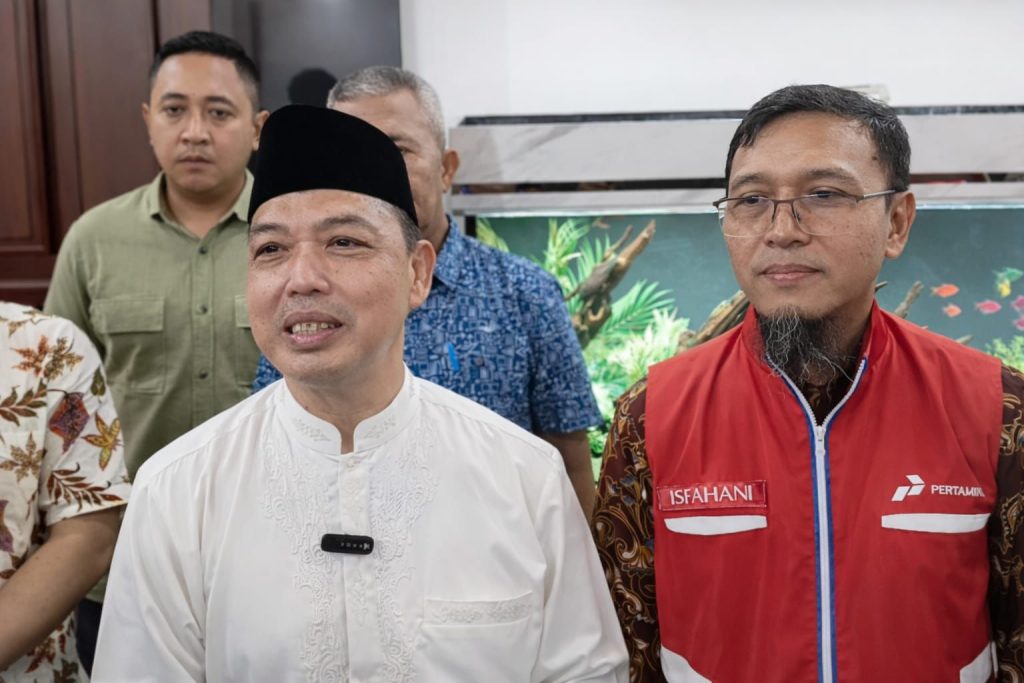 Anntrean Membludak di SPBU, Ria Norsan Gelar Rapat dengan Pertamina