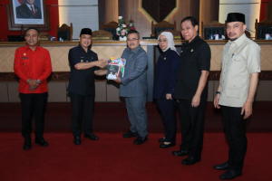 Gubernur Kalbar Tekankan Sinergi dan Kinerja Pelayanan Publik di LKPJ 2025