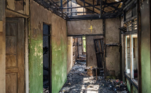 Diduga Kompor Minyak Meledak, Satu Unit Rumah Terbakar Di Pontianak Barat