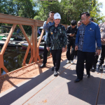 Ruas Rusak Parah, Gubernur Kalbar Putuskan Lanjutkan Perbaikan Jalan Pesaguan-Kendawangan Lebih Mendesak dari Jembatan