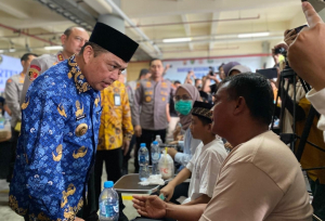 Gubernur Ria Norsan Sambangi Keluarga Korban Sampaikan Duka Mendalam atas Tragedi Helikopter PK-CFX di Sekadau