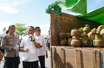 Polda Kalbar Amankan 11 Ton Solar dan Ratusan Tabung Gas Subsidi
