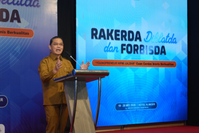 Gubernur Kalbar Ria Norsan