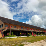 Kunjungi Rumah Betang Saham, Disdikbud Kalbar Tekankan Pentingnya Penguatan Budaya Lokal di Sekolah