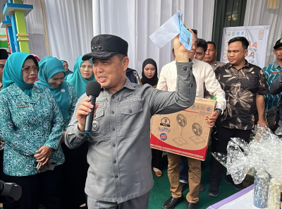 Ria Norsan Tinjau Layanan Pajak STNK Kilat di Teluk Batang, Selesai Kurang dari 15 Menit