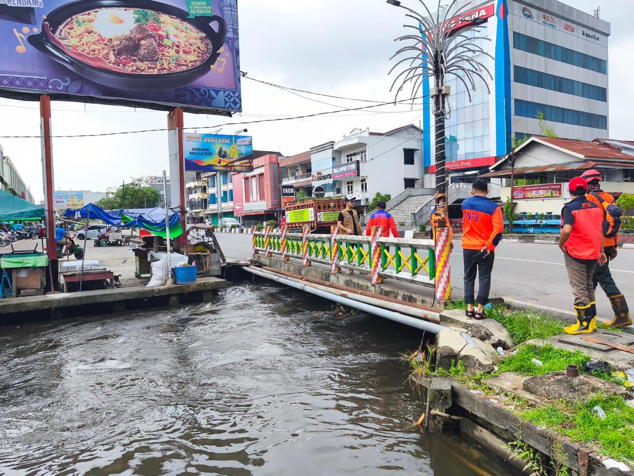 BPBD Kalbar Temukan Penyumbatan Drainase Jadi Pemicu Lambatnya Surut Genangan di Pontianak