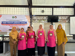 Kolaborasi Kesbangpol dan DWP Kalbar Perkuat Literasi Digital Perempuan Lewat Pelatihan Kuliner Kreatif