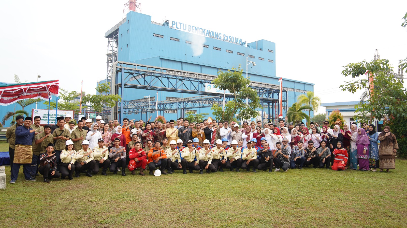 Peringati HUT Kemerdekaan RI ke-81, PLN Indonesia Power UBP Singkawang Gelar Upacar Bendera
