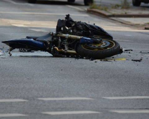 Dua Pelajar Tewas dalam Kecelakaan Motor dan Tronton di Pontianak