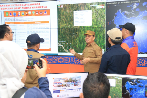 Gubernur Ria Norsan Kerahkan Bantuan Air Bersih Gratis untuk Warga Pontianak Terdampak Kemarau dan Asap