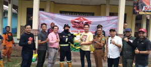 SAS, Instansi Pemerintah & DPRD Kompak Berikan Bantuan Sembako ke Masyarakat Peduli Api di Singkawang