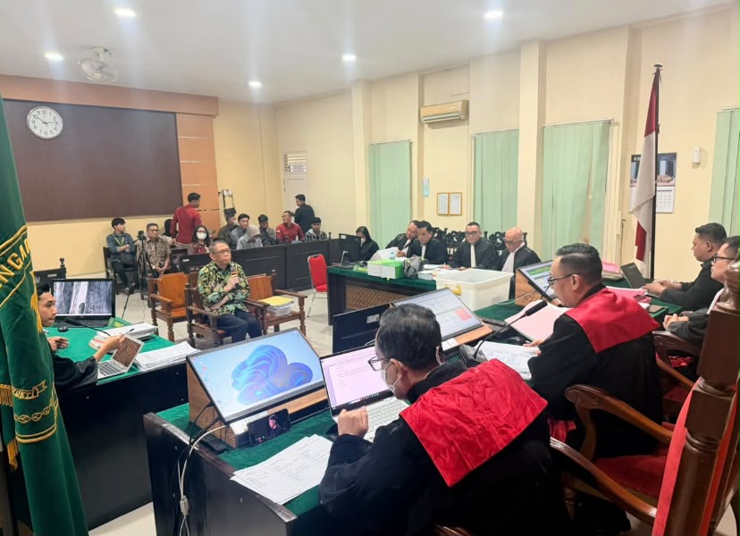 Hakim Tipikor Gali Kesaksian Sutarmidji di Kasus Dana Hibah Yayasan Mujahidin