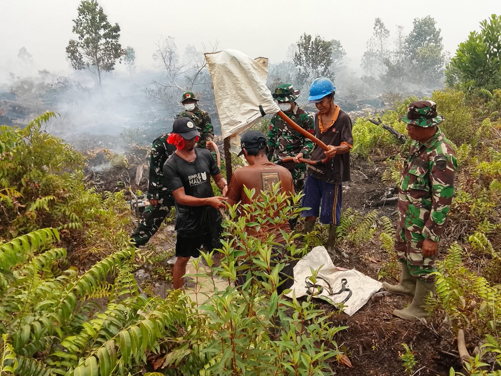Dibantu Pengusaha SPBU se-Kota Singkawang, Kodim 1202/Skw Berhasil Bangun Sumur Bor di Lokasi Karhutla