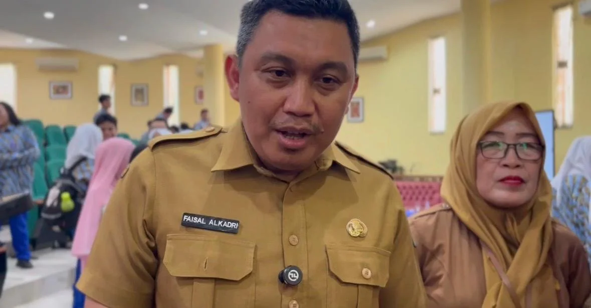 Meski kegiatan belajar dilakukan dari rumah, Syarif menegaskan proses pendidikan tetap harus berlangsung sesuai jadwal